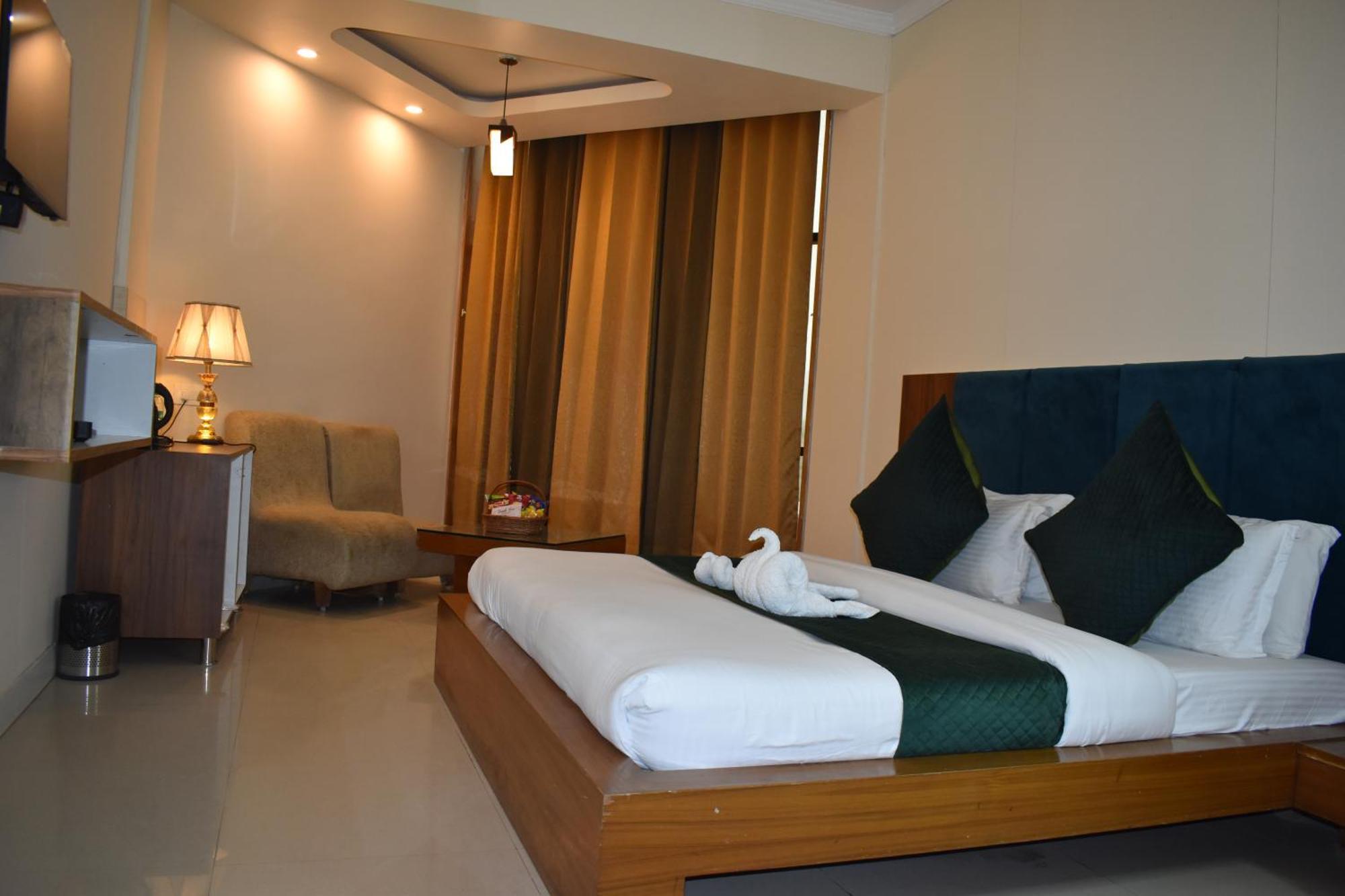 Hotel Padmini Palace Rāni Pokhri Buitenkant foto