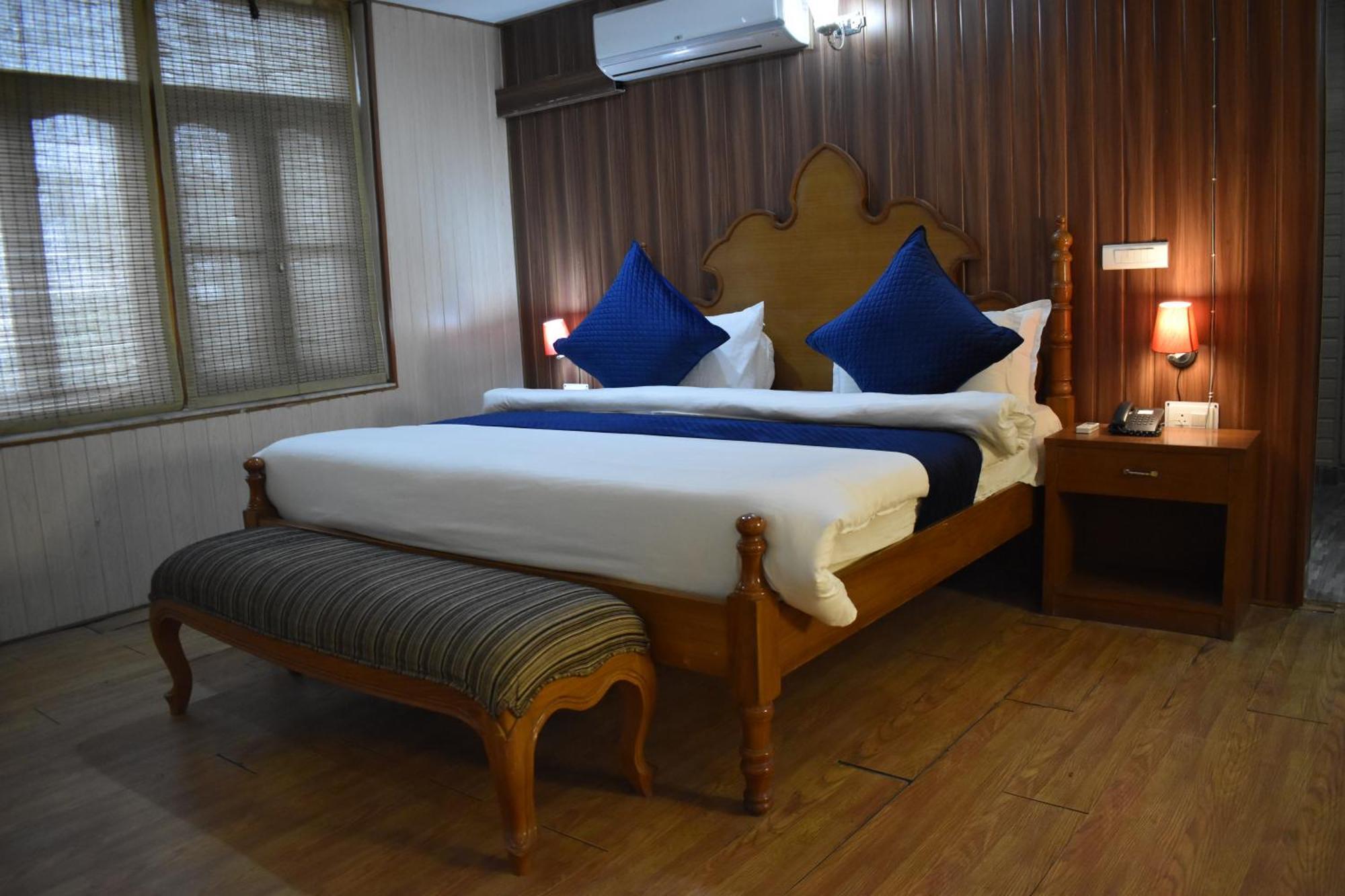 Hotel Padmini Palace Rāni Pokhri Buitenkant foto