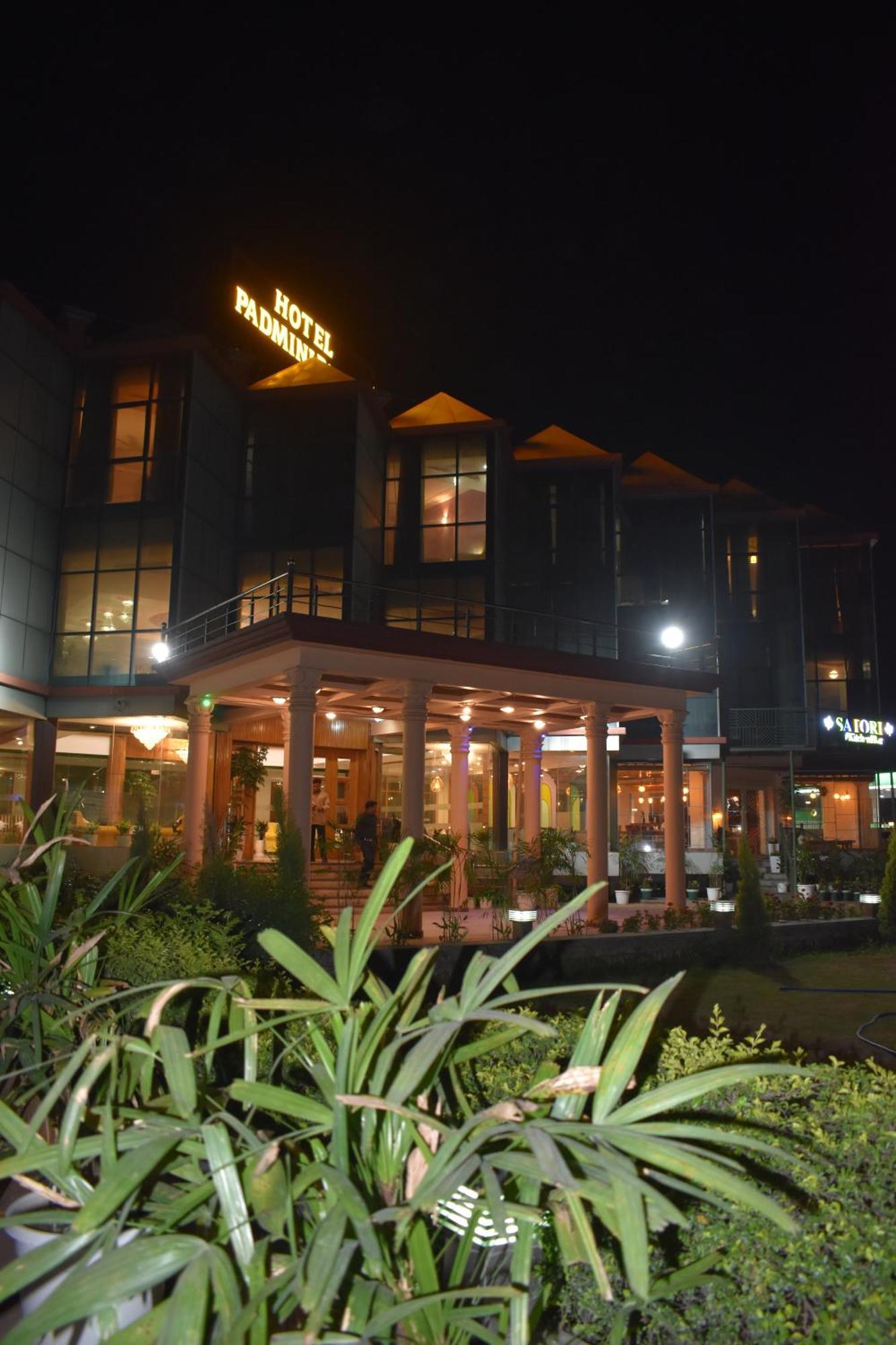 Hotel Padmini Palace Rāni Pokhri Buitenkant foto