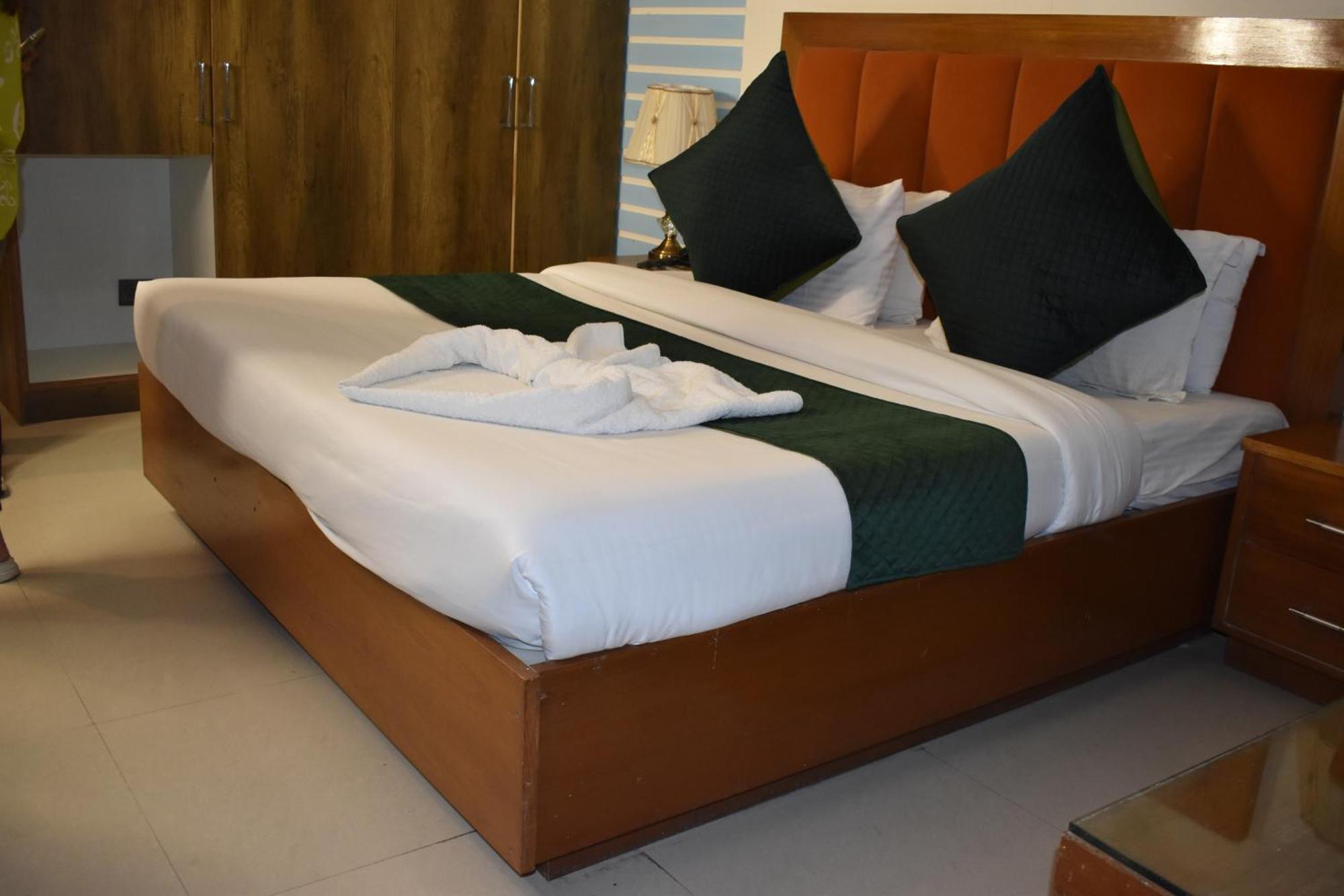 Hotel Padmini Palace Rāni Pokhri Buitenkant foto