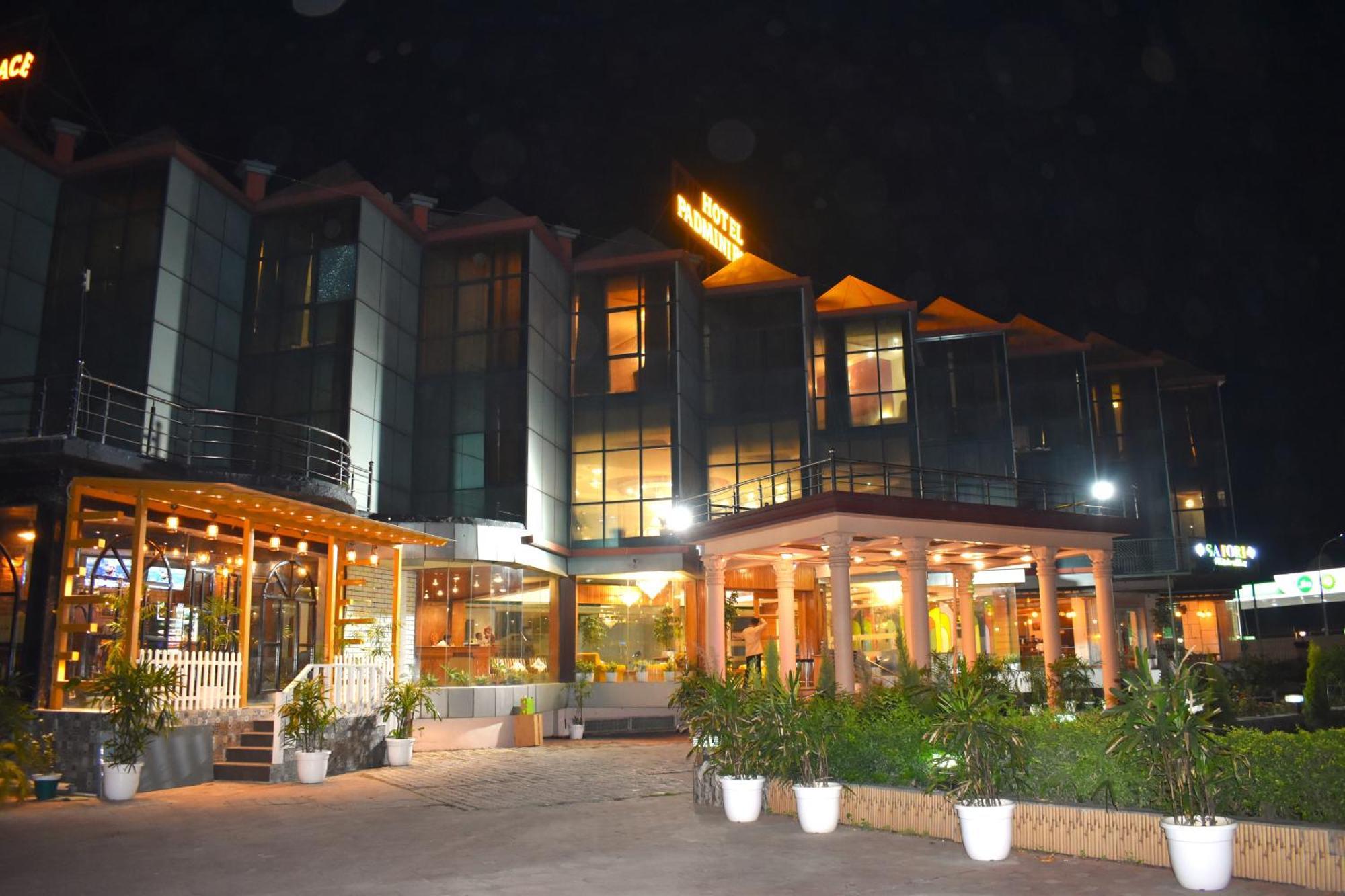 Hotel Padmini Palace Rāni Pokhri Buitenkant foto