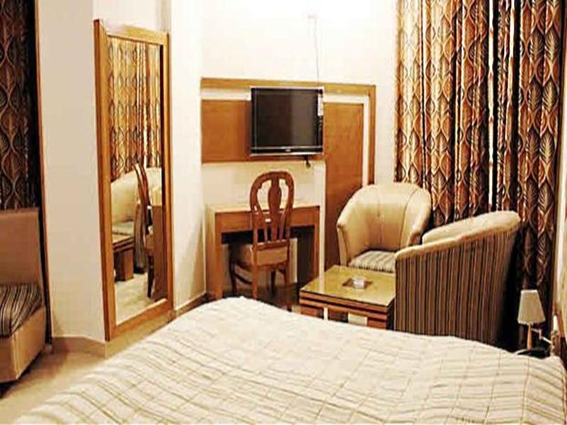 Hotel Padmini Palace Rāni Pokhri Buitenkant foto