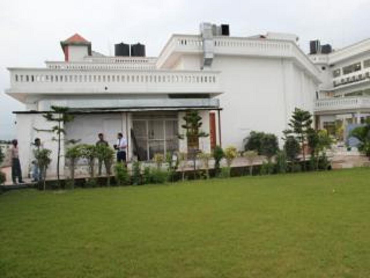Hotel Padmini Palace Rāni Pokhri Buitenkant foto